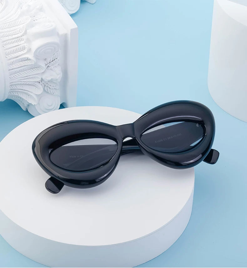Oversized Lip-Shaped Sunglasses