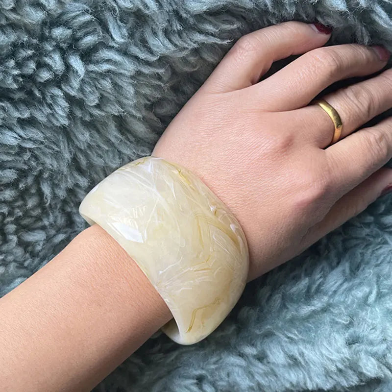 Vintage Resin Bangle Bracelet