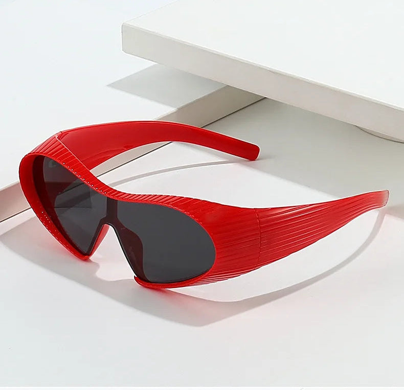 Futuristic Oversized One-Piece Cat Eye Sunglasses