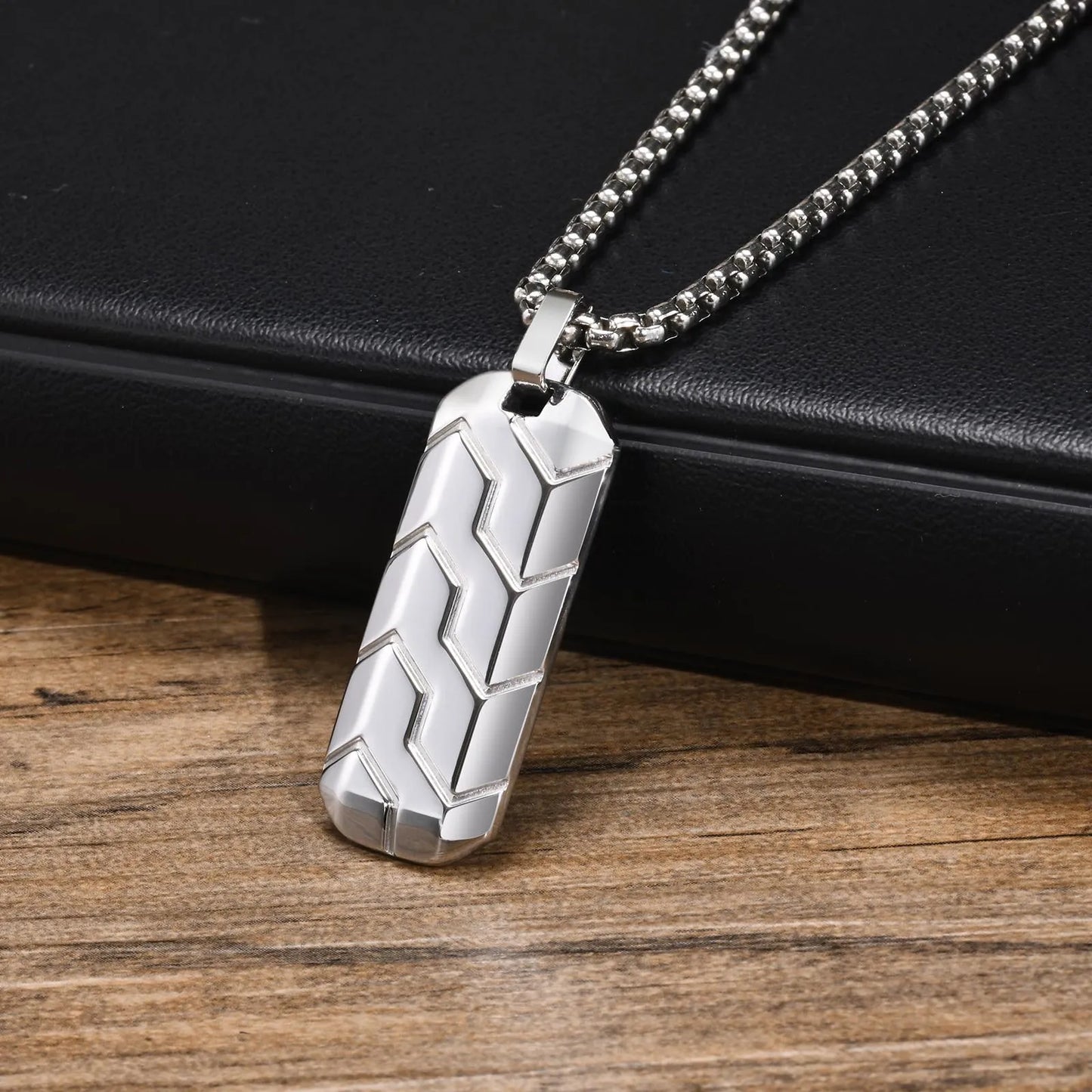 Tyre Pattern Military Army Style Dog Tag Pendant Necklace